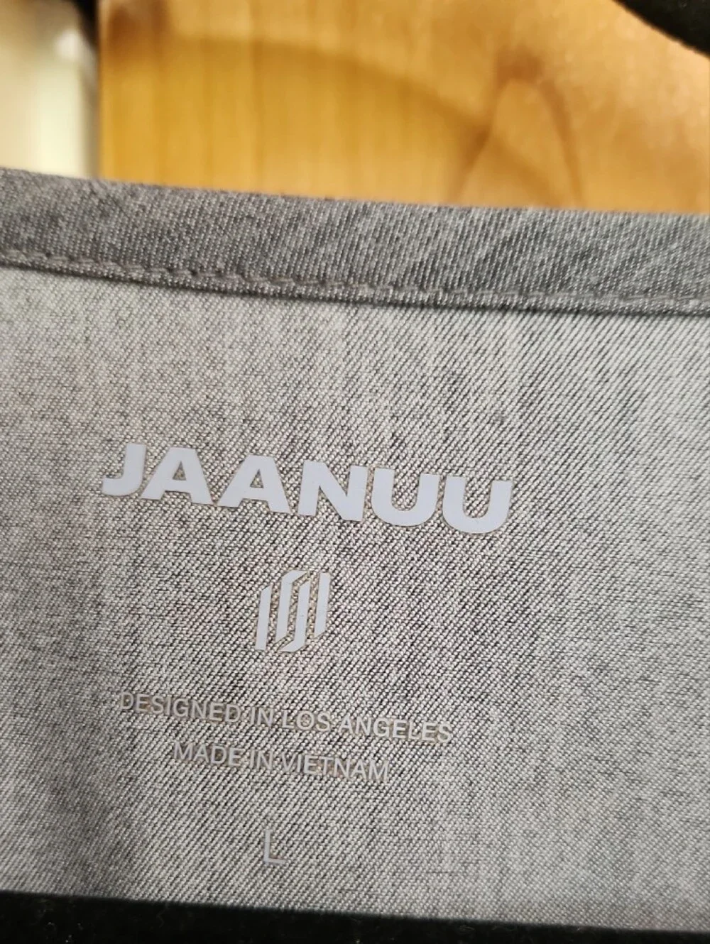 Jaanuu neck scrub